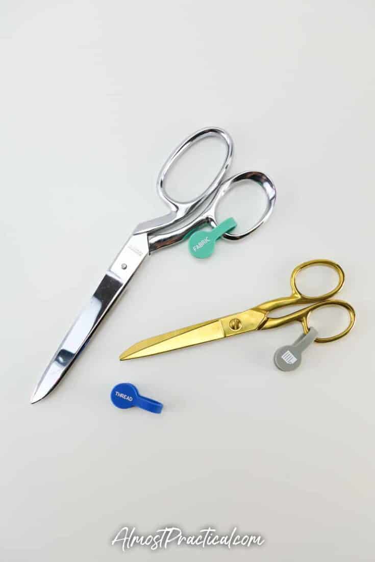 These magnetic scissor ID tags are too cute! Find out where to get them on my blog. 